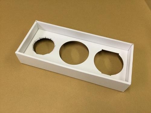 �Ƽ糧�åȤ���ѤǤ��륮�ե�BOX��