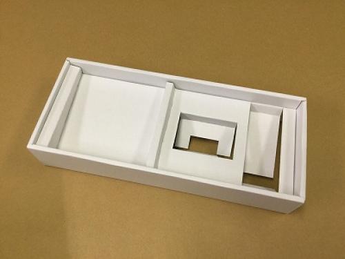 �Ƽ糧�åȤ���ѤǤ��륮�ե�BOX��